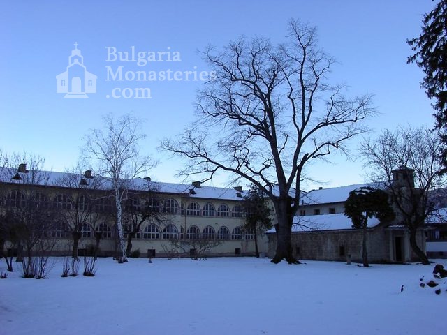Баткунски манастир - Комплексът през зимата (Снимка 18 от 23)