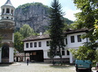 Дряновски манастир - Дворът