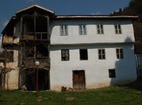 Елешнишки манастир - Жилищните сгради