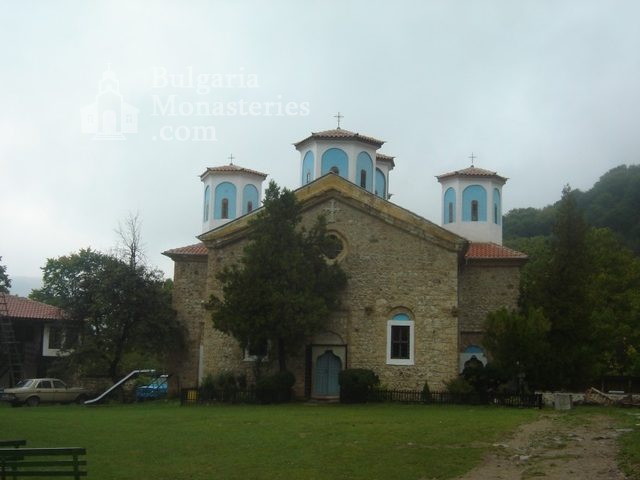 Етрополски манастир (Снимка 2 от 29)