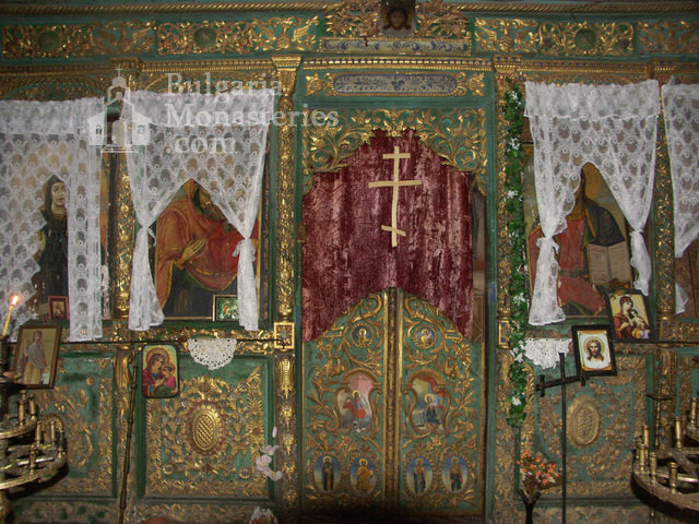 Горноводенски манастир - Иконостасът в църквата (Снимка 9 от 20)