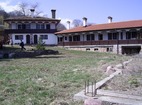 Лозенски манастир - Манастирският двор