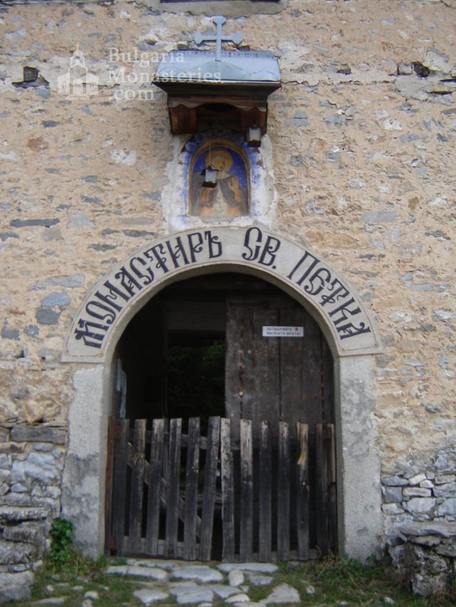 Мулдавски манастир - Манастирските порти  (Снимка 31 от 31)