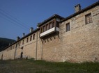 Мулдавски манастир - Манастирските стени