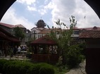 Обрадовски манастир - Манастирският двор