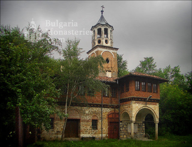 Плаковски манастир - Сградата с камбанарията (Снимка 2 от 12)