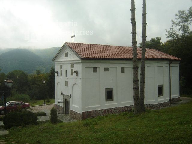 Правешки манастир (Снимка 1 от 21)