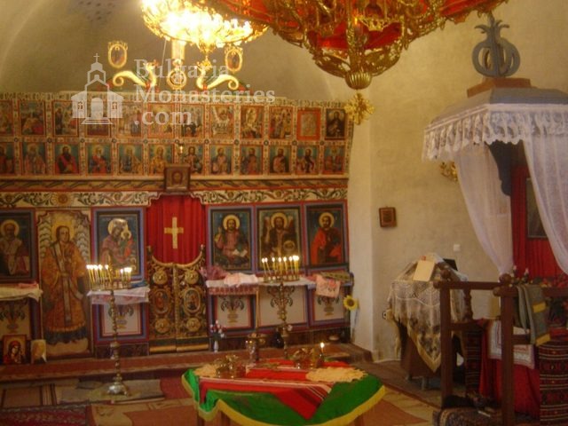 Правешки манастир - Иконостасът (Снимка 18 от 21)