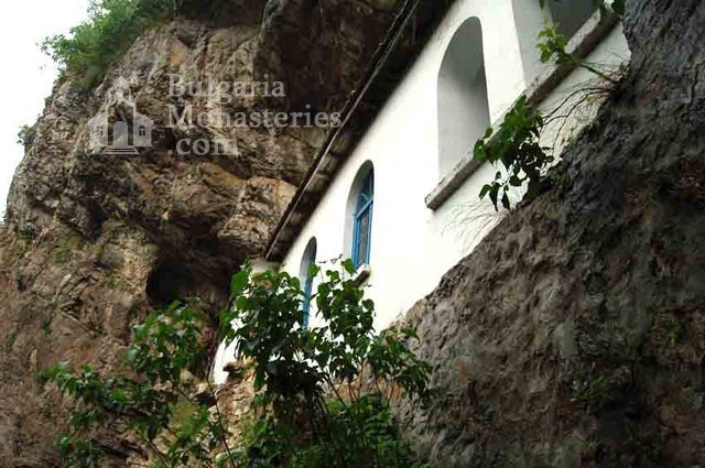 Разбоишки манастир - Скалната църква 