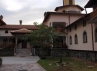 Ресиловски манастир - Манастирският двор