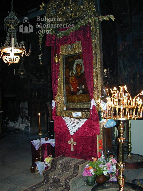 Троянски манастир - Олтарът на църквата (Снимка 16 от 50)