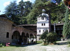 Троянски манастир - Вътрешен двор