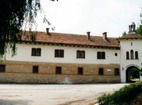 Устремски манастир - Комплексът от вън