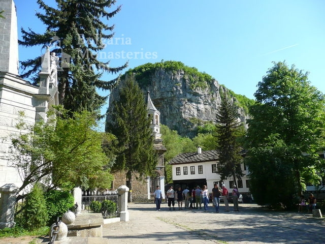 Dryanovo Monastery - The green courtyard of the monastery (Picture 14 of 22)