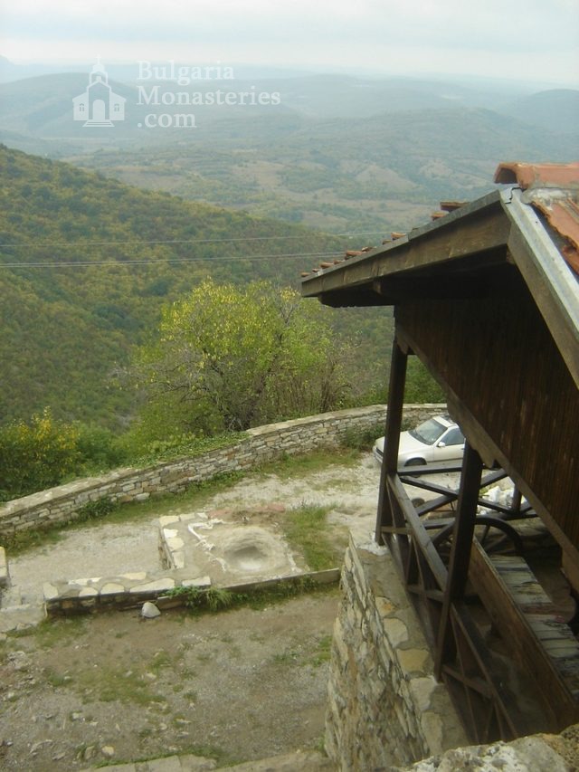 Glozhene Monastery (Picture 24 of 33)