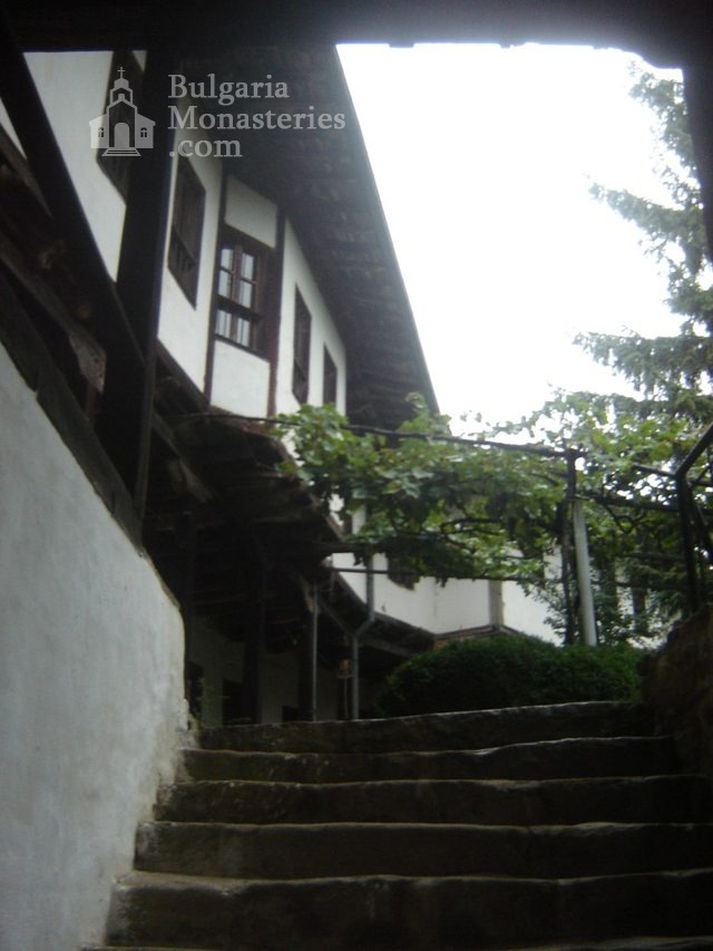 Kapinovo Monastery - Residential buildings (Picture 2 of 20)