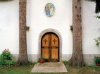 Априлски манастир  - Входът на църквата