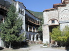 Бачковски манастир  - Манастирският двор