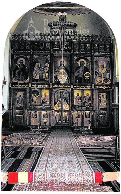 Батошевски манастир - Олтара в църквата (Снимка 3 от 8)