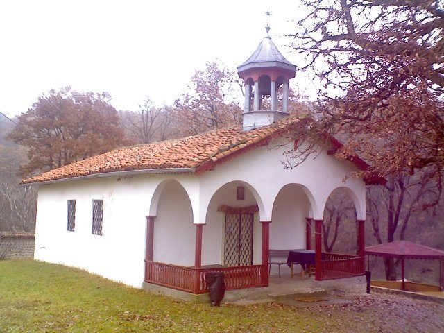 Чирпански манастир  - Църквата 