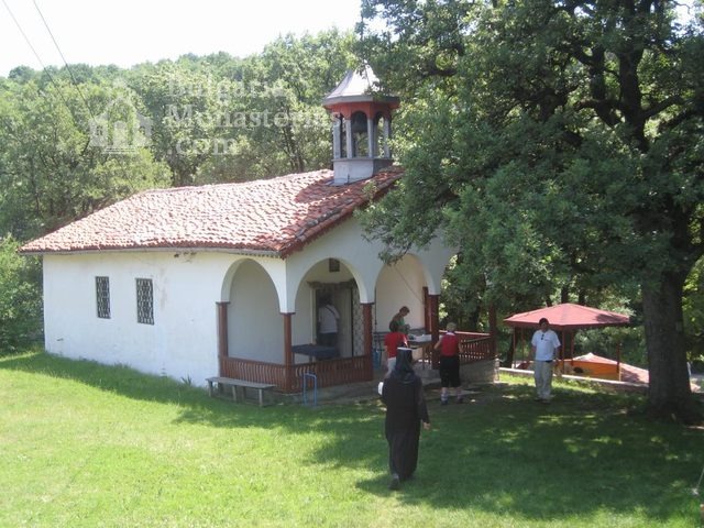 Чирпански манастир  - Църквата 