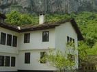 Дряновски манастир - Жилищните сгради