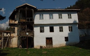 Елешнишки манастир - Жилищните сгради (Снимка 3 от 15)