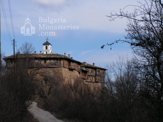 Гложенски манастир (Снимка 4 от 33)