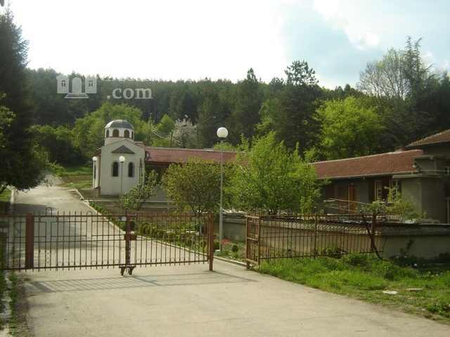 Каранвърбовски манастир (Снимка 1 от 26)