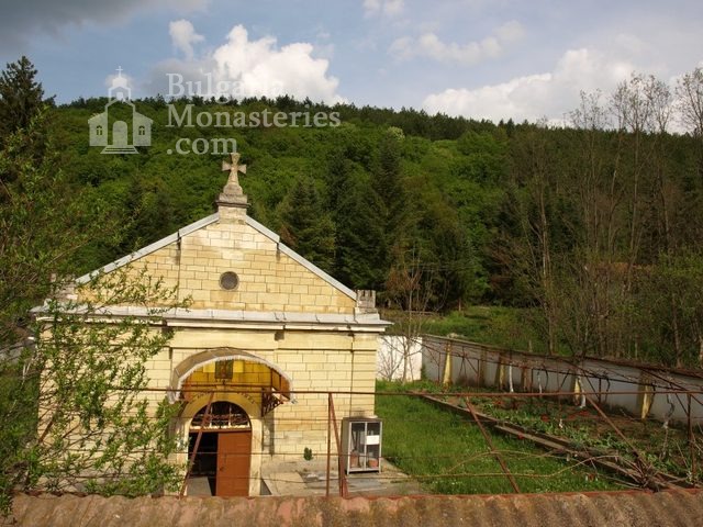 Каранвърбовски манастир (Снимка 11 от 26)