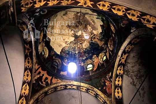 Килифаревски манастир  - Куполът на църквата (Снимка 3 от 23)