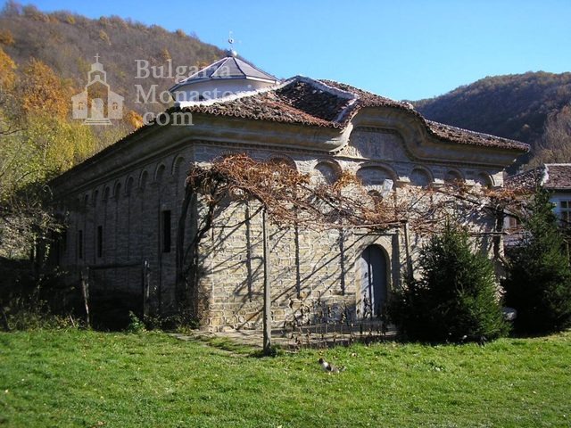 Килифаревски манастир  - Църквата 