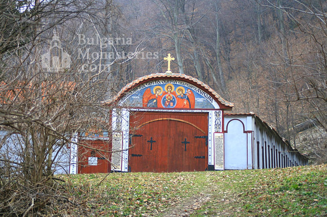 Кокалянски манастир (Снимка 7 от 20)