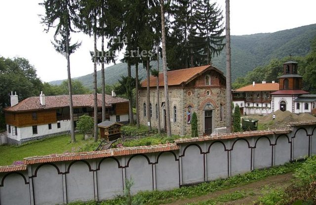 Кокалянски манастир - Каменната ограда (Снимка 17 от 20)