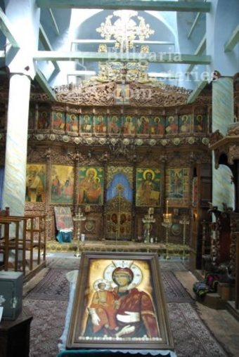 Лопушански манастир - Иконостасът в църквата (Снимка 22 от 23)