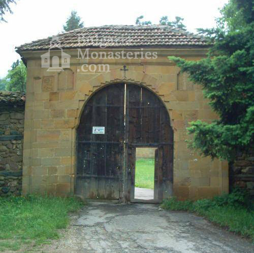 Лопушански манастир - Манастирската порта (Снимка 7 от 23)