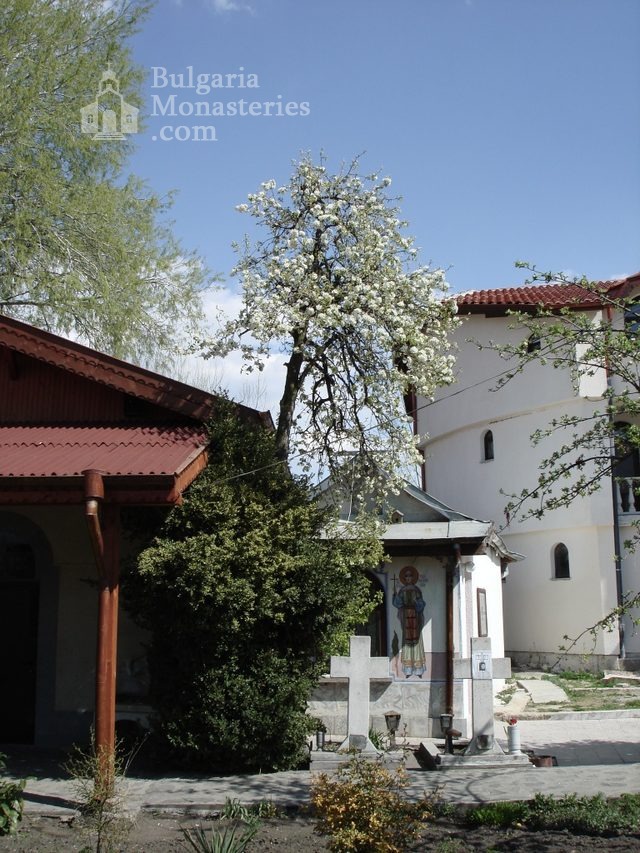 Обрадовски манастир (Снимка 5 от 18)