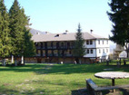 Струпешки манастир - Манастирският двор