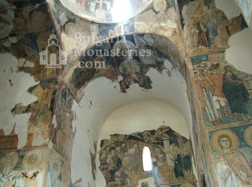 Земенски манастир - Вътрешността на църквата (Снимка 23 от 27)