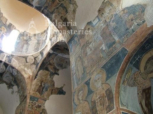 Земенски манастир - Вътрешността на църквата (Снимка 25 от 27)