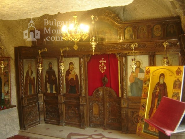 Basarbovo Monastery   - The altar (Picture 22 of 34)