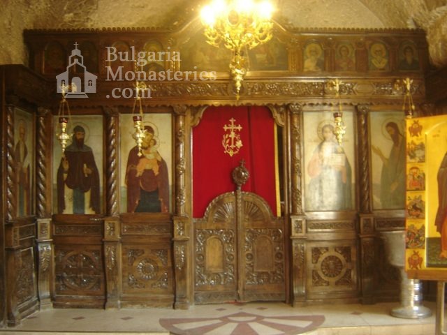 Basarbovo Monastery   - The altar (Picture 23 of 34)