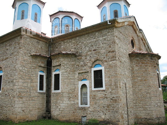 Etropole Monastery  (Picture 1 of 29)