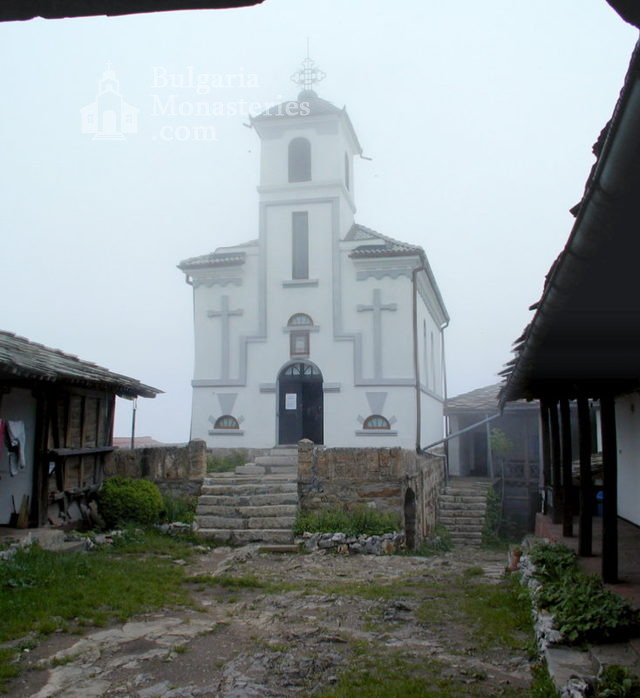 Glozhene Monastery (Picture 9 of 33)