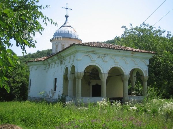 Plakovski Monastery - The main church (Picture 11 of 12)
