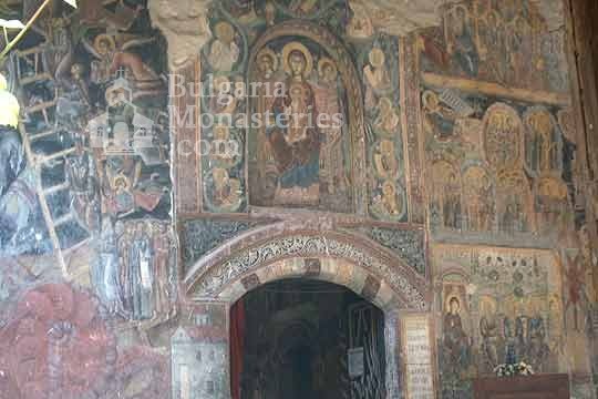Rozhen Monastery - Frescoes (Picture 10 of 16)
